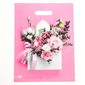 Розовый пакет с цветочным принтом и вырубной ручкой (40х31 см) - Сима-Ленд - купить с доставкой в Абакане