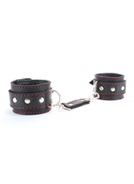 Черные наручники из натуральной кожи с красной строчкой - БДСМ Арсенал - купить с доставкой в Абакане