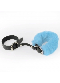 Черные кожаные наручники со съемной голубой опушкой - Sitabella - купить с доставкой в Абакане