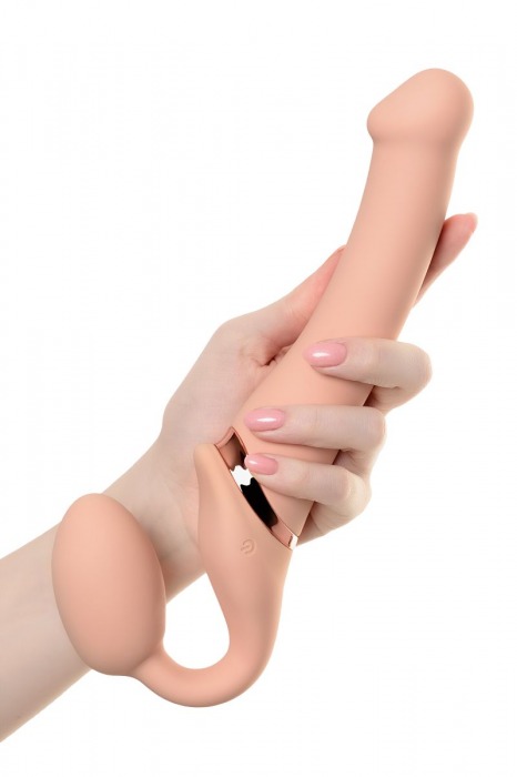 Телесный безремневой вибрострапон Silicone Bendable Strap-On M - Strap-on-me - купить с доставкой в Абакане
