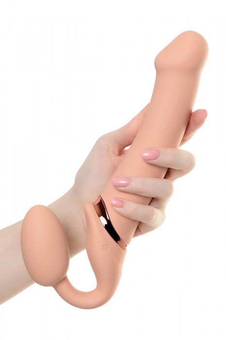 Телесный безремневой вибрострапон Vibrating Bendable Strap-On L - Strap-on-me - купить с доставкой в Абакане