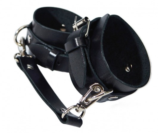 Черные кожаные наручники с соединением на карабинах - Лунный свет - купить с доставкой в Абакане