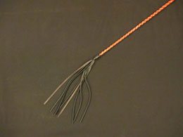 Длинный плетеный стек с красной лаковой ручкой - 85 см. - Подиум - купить с доставкой в Абакане