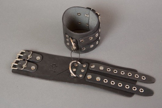 Широкие черные кожаные наручники без подкладки - Подиум - купить с доставкой в Абакане