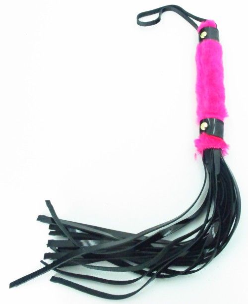 Плеть из лака с розовым мехом BDSM Light - 43 см. - БДСМ Арсенал - купить с доставкой в Абакане