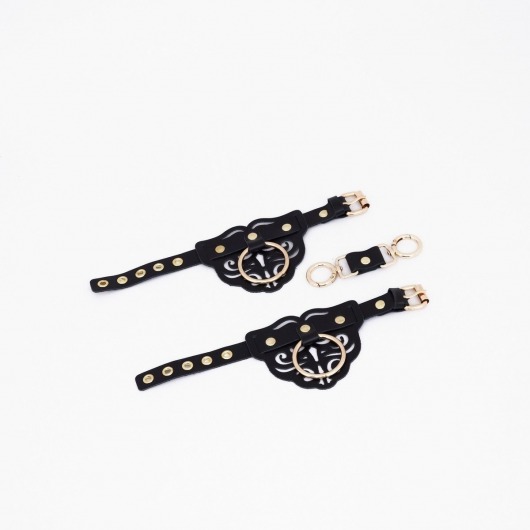 Черные кожаные наручники с клепками, кольцами и золотистой фурнитурой - Crazy Handmade - купить с доставкой в Абакане