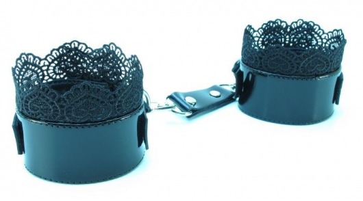 Изысканные чёрные наручники с кружевом - БДСМ Арсенал - купить с доставкой в Абакане